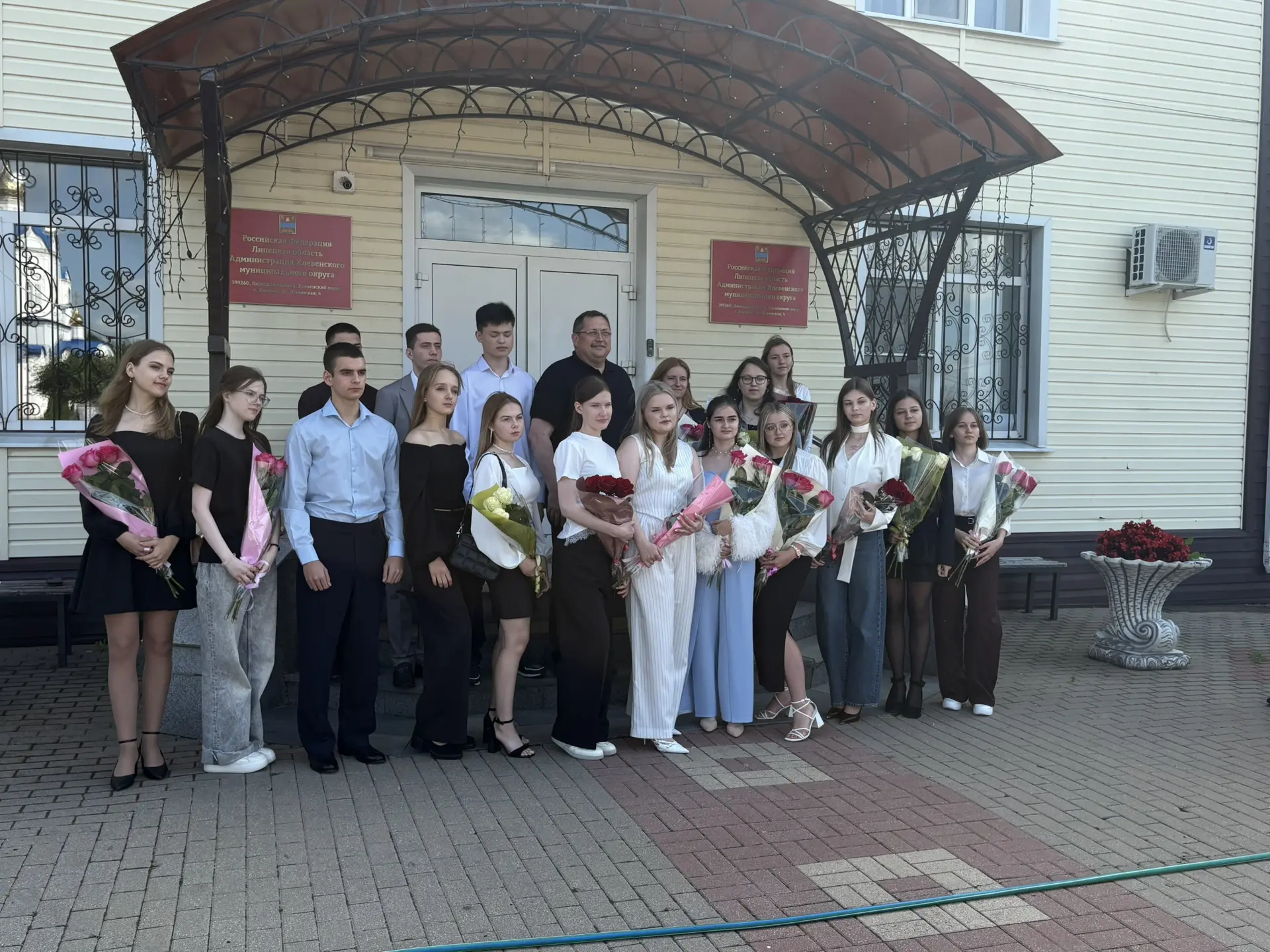 Сегодня состоялся торжественный прием медалистов и их родителей у главы Хлевенского муниципального о
