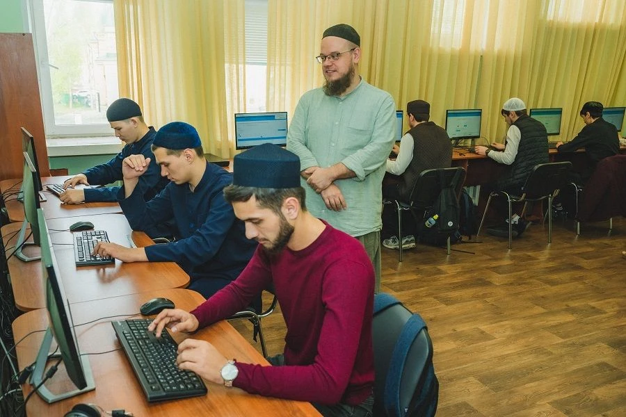 📣Вниманию молодых людей, стремящихся служить умме и желающих получить достойное образо...
