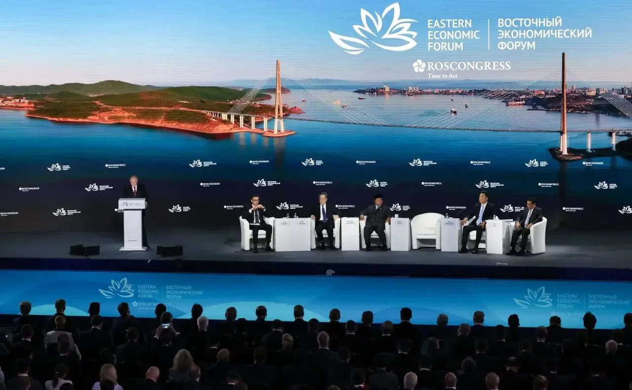 Выступление Владимира Владимировича Путина на пленарном заседании Восточного экономичес...