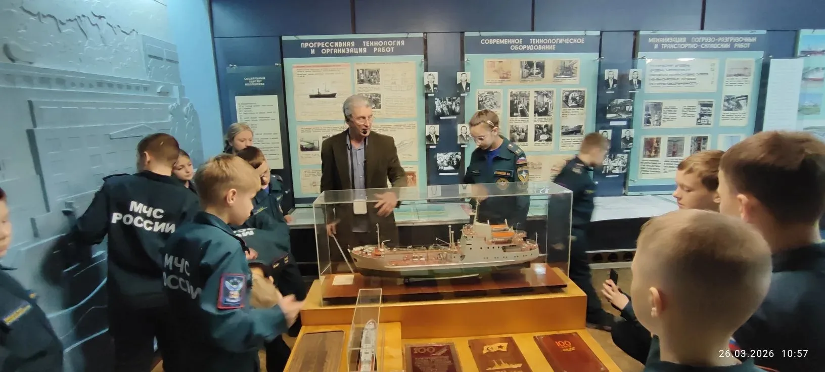 Заглянуть внутрь судостроения! 🚢  Вчера, 26 марта, ученики 5В класса побывали на настоящем Судострои