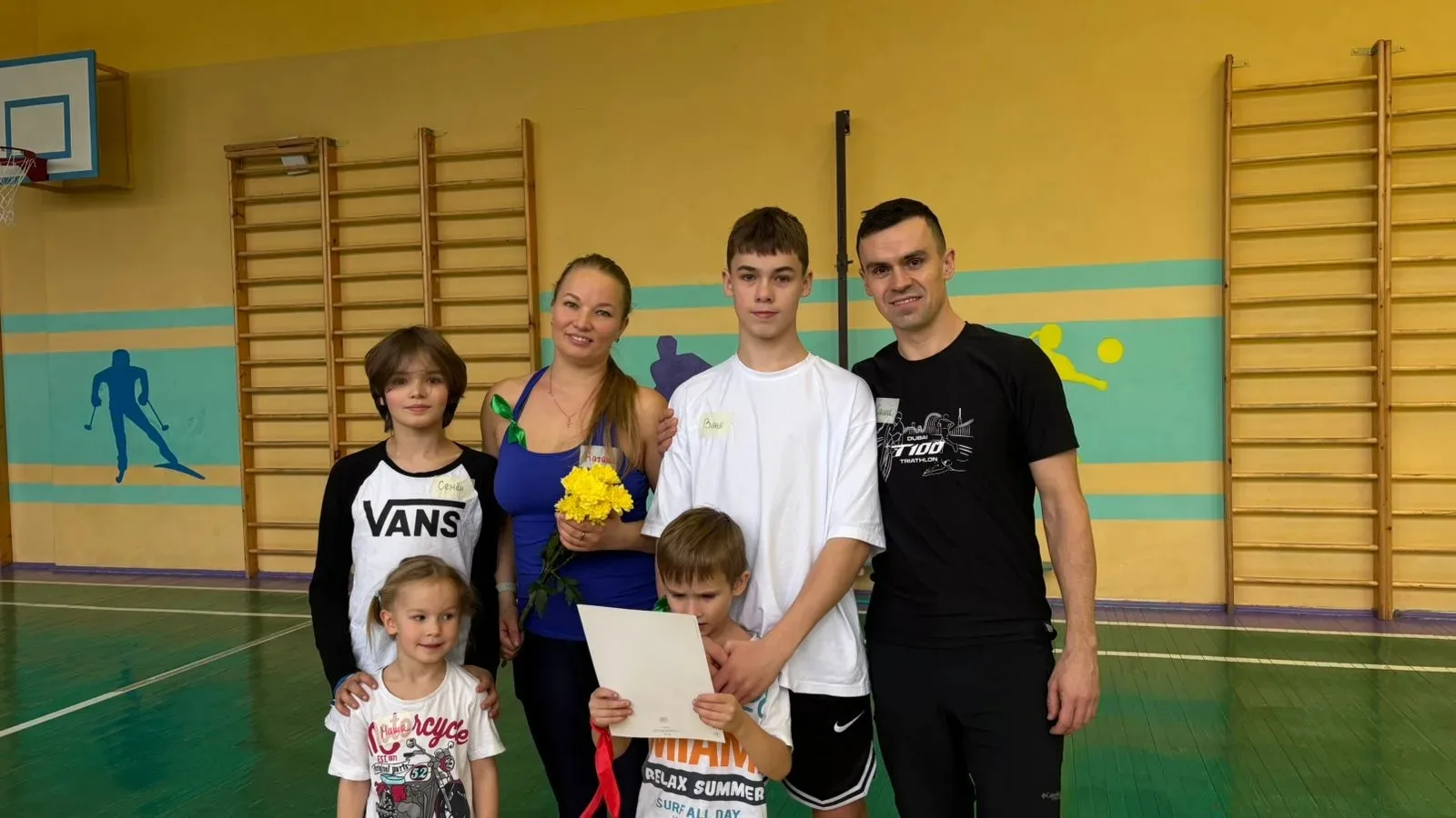 в семейном клубе нашей школы "Осознанный родитель" прошёл весёлый семейный  спортивный праздник.  "В