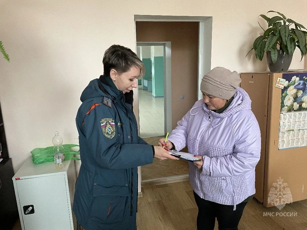 Безопасность в частном секторе: работа МЧС по предотвращению возгораний в Борском районе   Хозяйстве