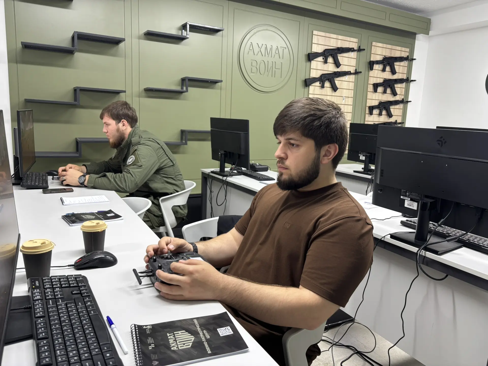 На базе Центра «Воин-Ахмат» прошло занятие по основам пилотирования БПЛА с использовани...