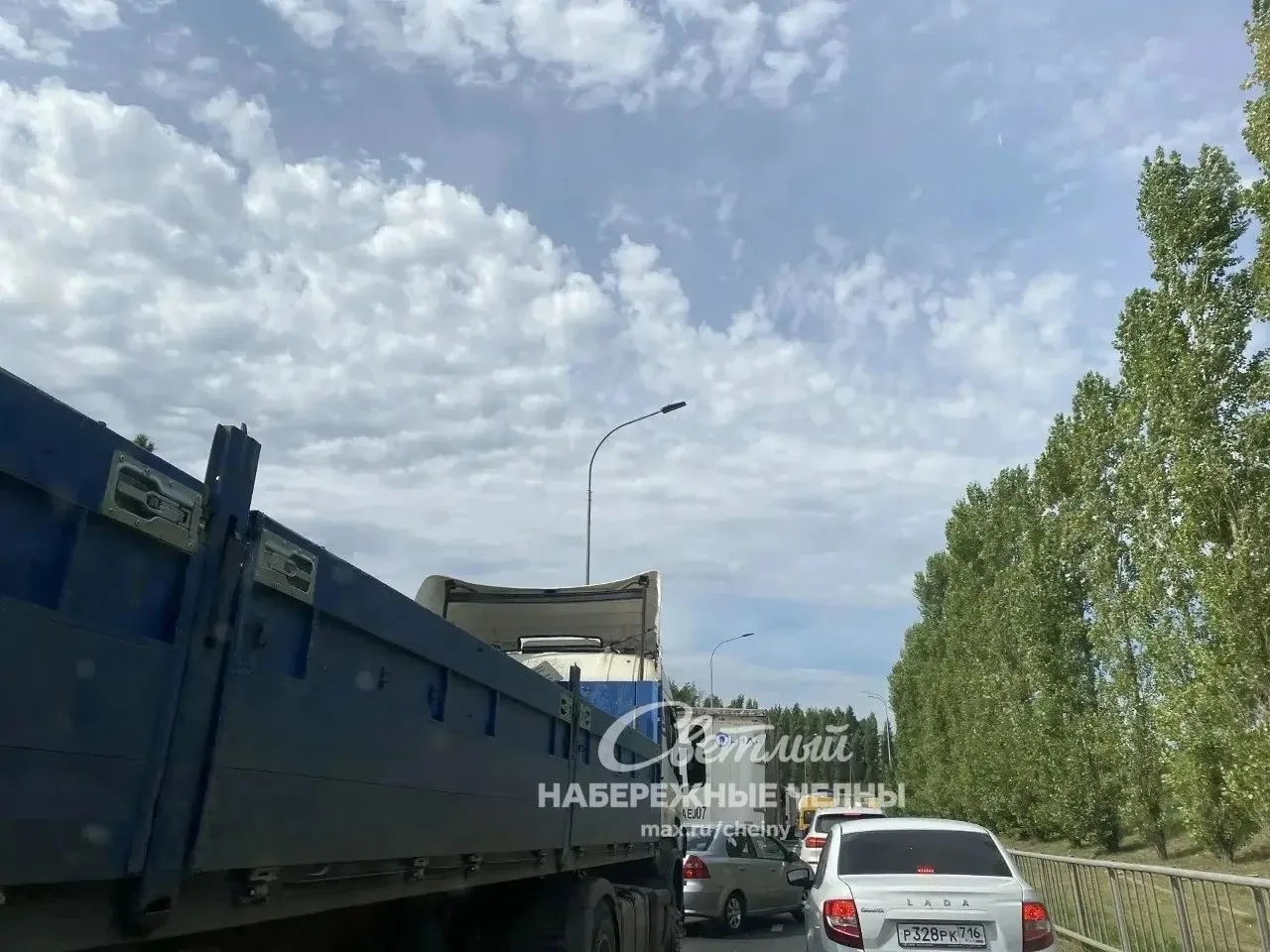 🚗 На выезде из Челнов в сторону Елабуги образовалась пробка длиной 4 км