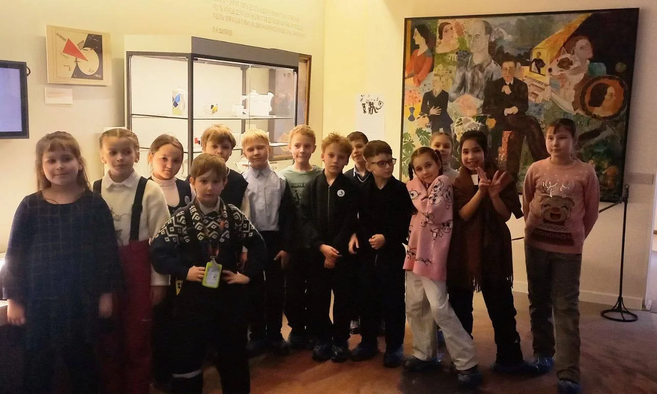 Провожаем зиму творчески! 🖼☀  Как совместить серьезное искусство и веселый народный праздник? 2 «В» 