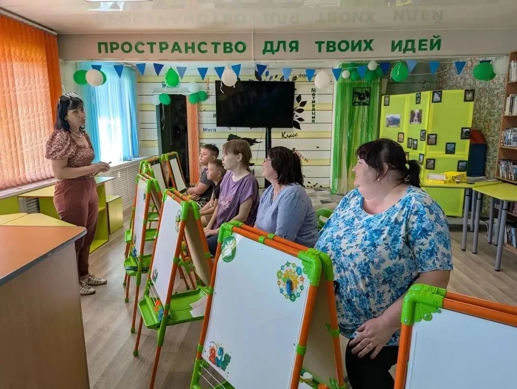 «Цветочная поляна» в библиотеке: "Непоседы" на волшебном мастер-классе