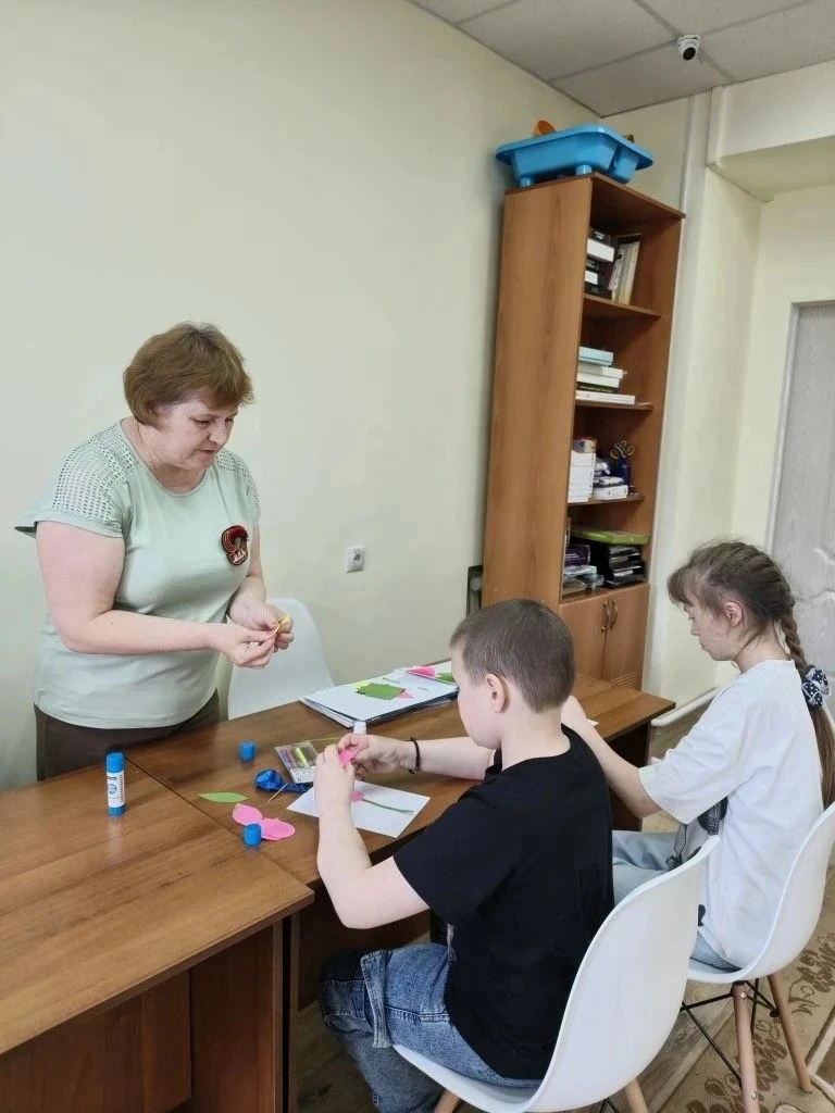 ✂️В рамках клуба «Открытый мир» для несовершеннолетних получателей социальных услуг с О...