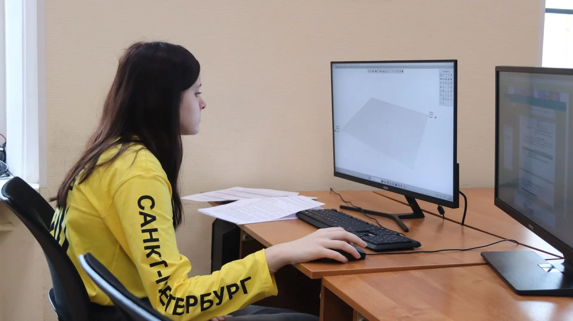 👷Цифровое будущее уже здесь: ученица 9Б класса приняла участие в престижном чемпионате «Профессионал