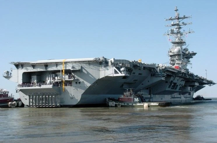 ❗️ Атомный авианосец USS Dwight D. Eisenhower ВМС США вернулся в порт для проведения те...