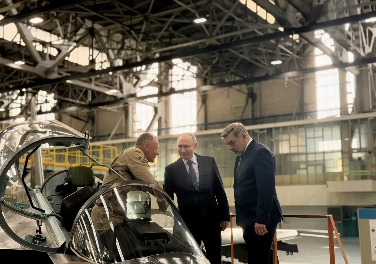 ⚡️Владимир Путин посещает Иркутский авиазавод