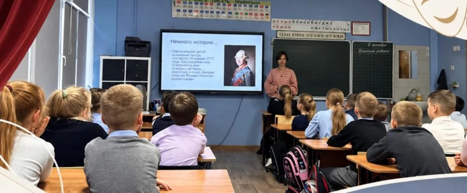 В Калуге театральные волонтёры провели занятие для школьников