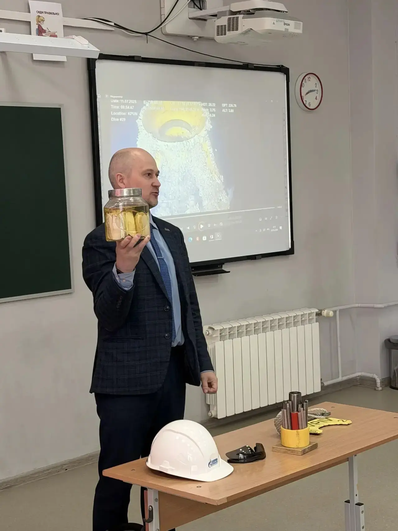 👷‍♂️Знакомство с профессией: ведущий инженер  🏗️ Для учащихся 4Г класса прошёл необычный и очень инт