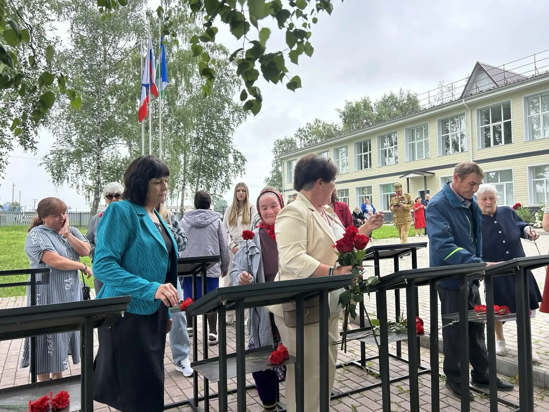За высокий вклад в воспитание патриотизма, мужество и стойкость, проявленные членами се...