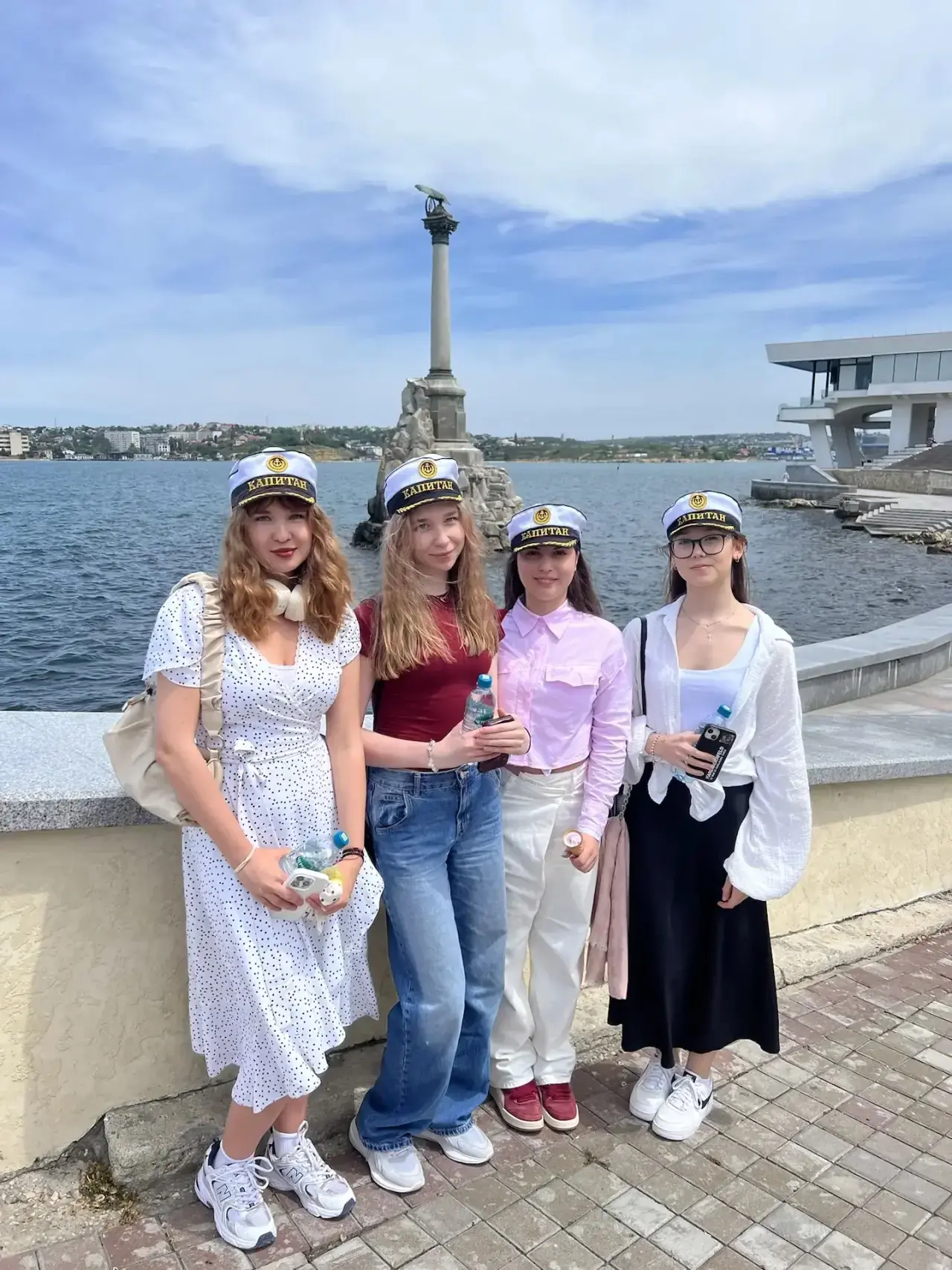Завершаем этот чудесный день фоторепортажем из Нового Херсонеса  🌅 Великолепная природа, шум моря, с