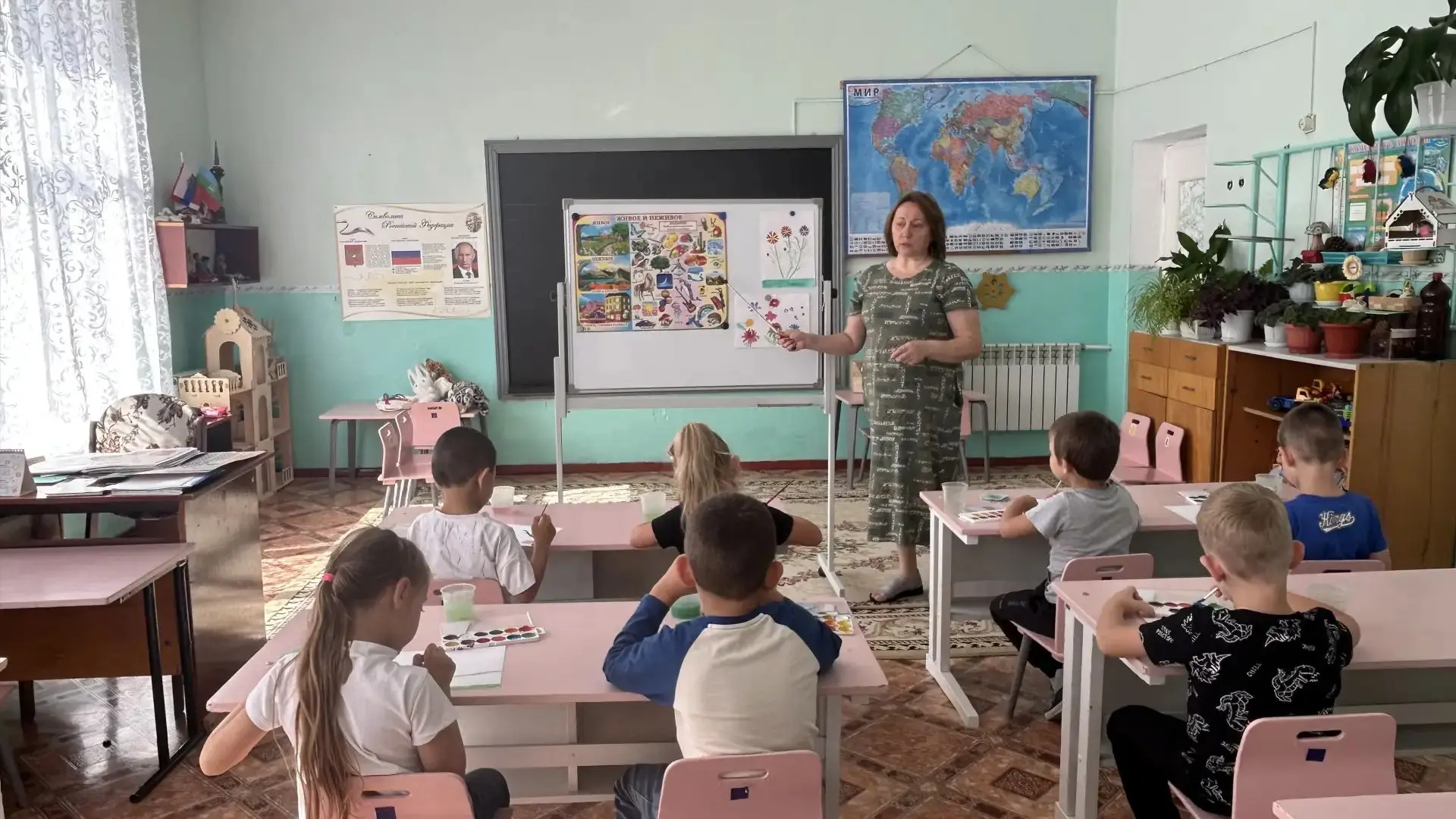 Рисование на тему   «Живая и неживая природа» в  подготовительной группе помогло ребята...