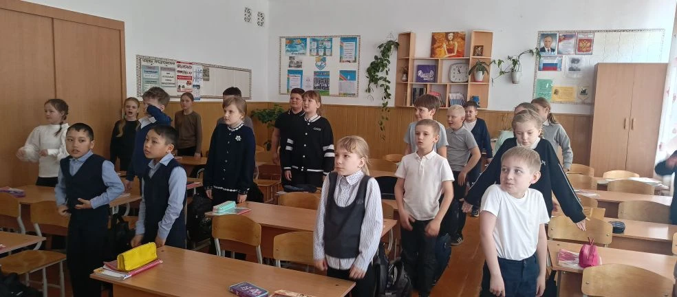 Наши волонтёры продолжают пропаганду здорового образа жизни: и не только среди обучающихся, но и сре