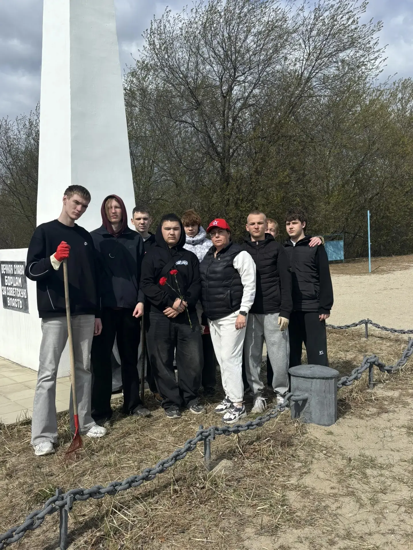 🎖️ В преддверии Дня Великой Победы студенты Амурского института железнодорожного транспорта под руко