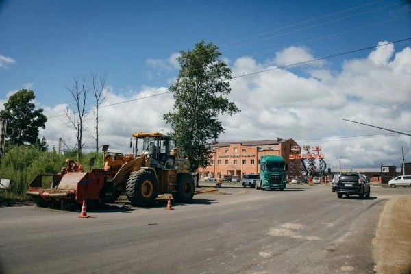 🔥Ряд дорожных ремонтов в столице Приамурья идут с опережением графика

Ход работ проверил губернато