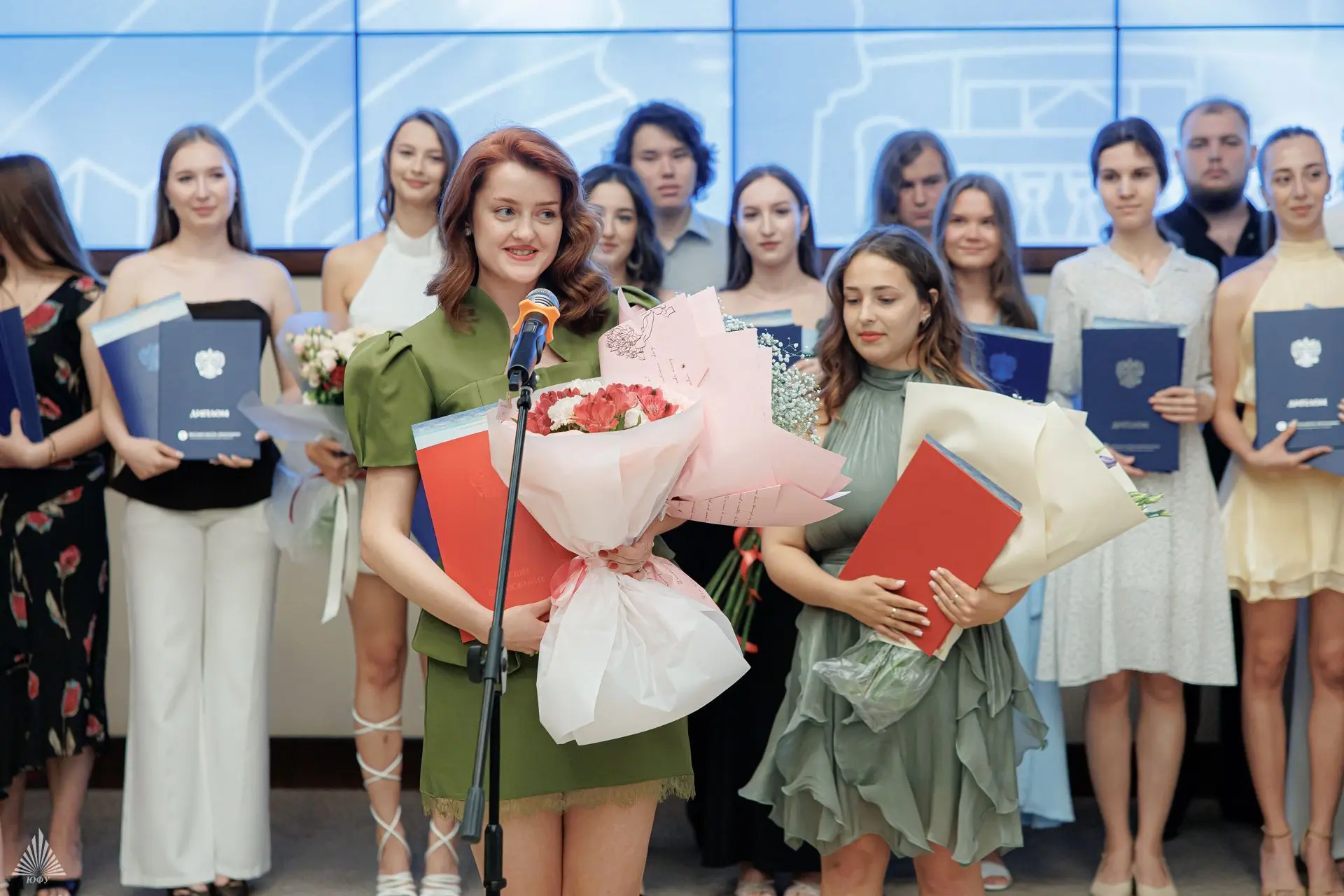 Первый выпуск. И очень большая ответственность