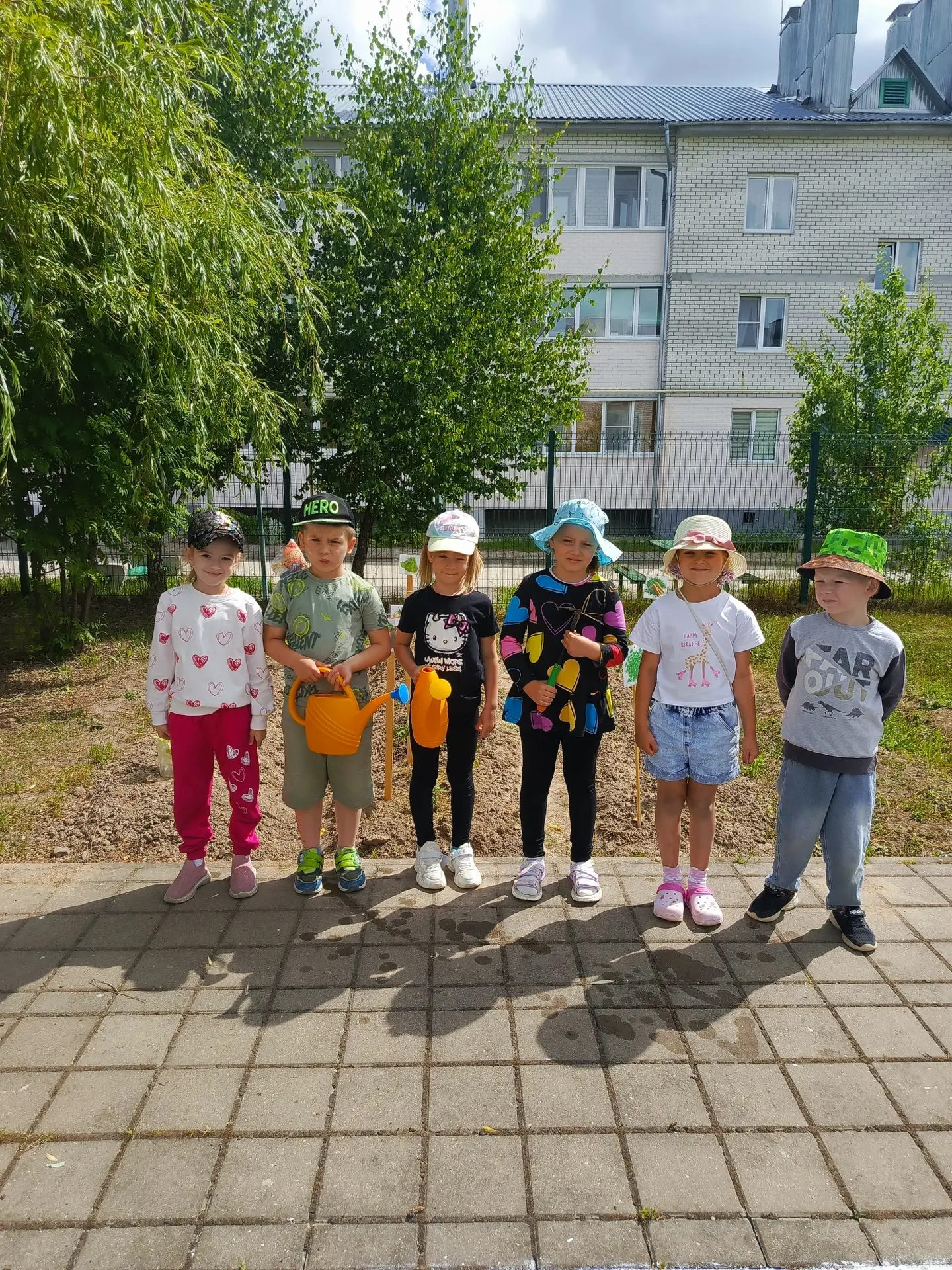 Лето – страна вечного детства, в которой даже взрослые иногда чувствуют себя немножко детьми. Жизнь 