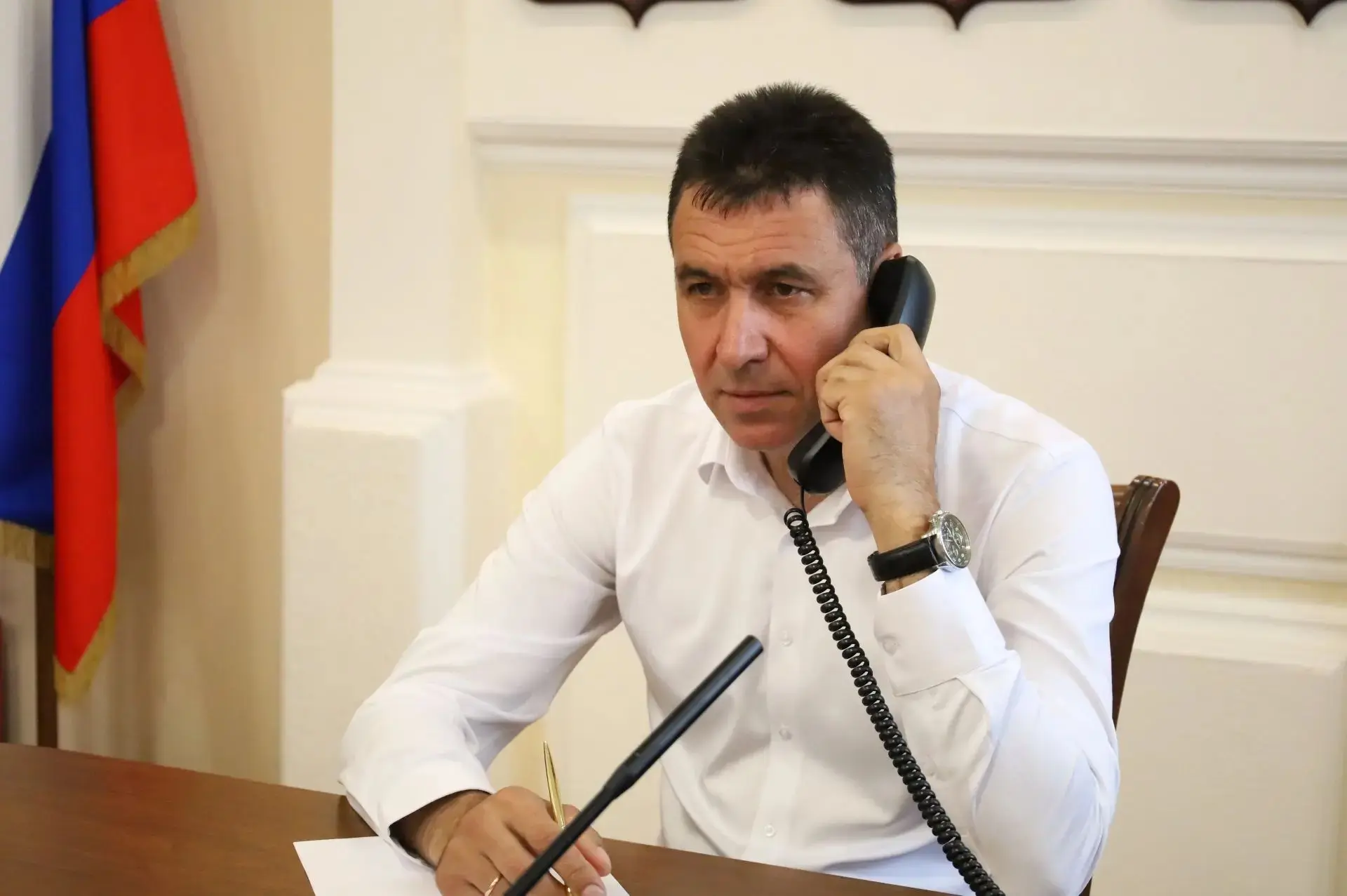 Провел традиционную телефонную «прямую линию», в ходе которой ко мне обратились 13 жителей из Полтав