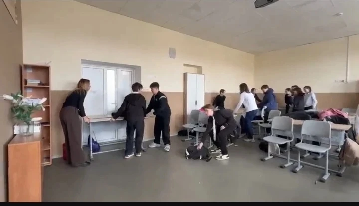 ➡ ВСЕРОССИЙСКАЯ ТРЕНИРОВКА ПО БЕЗОПАСНОСТИ   ✅ 21 апреля на объектах МОУ "СОШ 1" проведены Всероссий