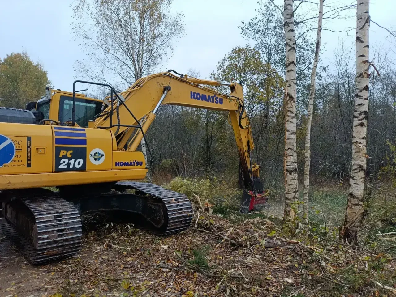 🚧 На ряде дорог Новгородской области появились навесные измельчители