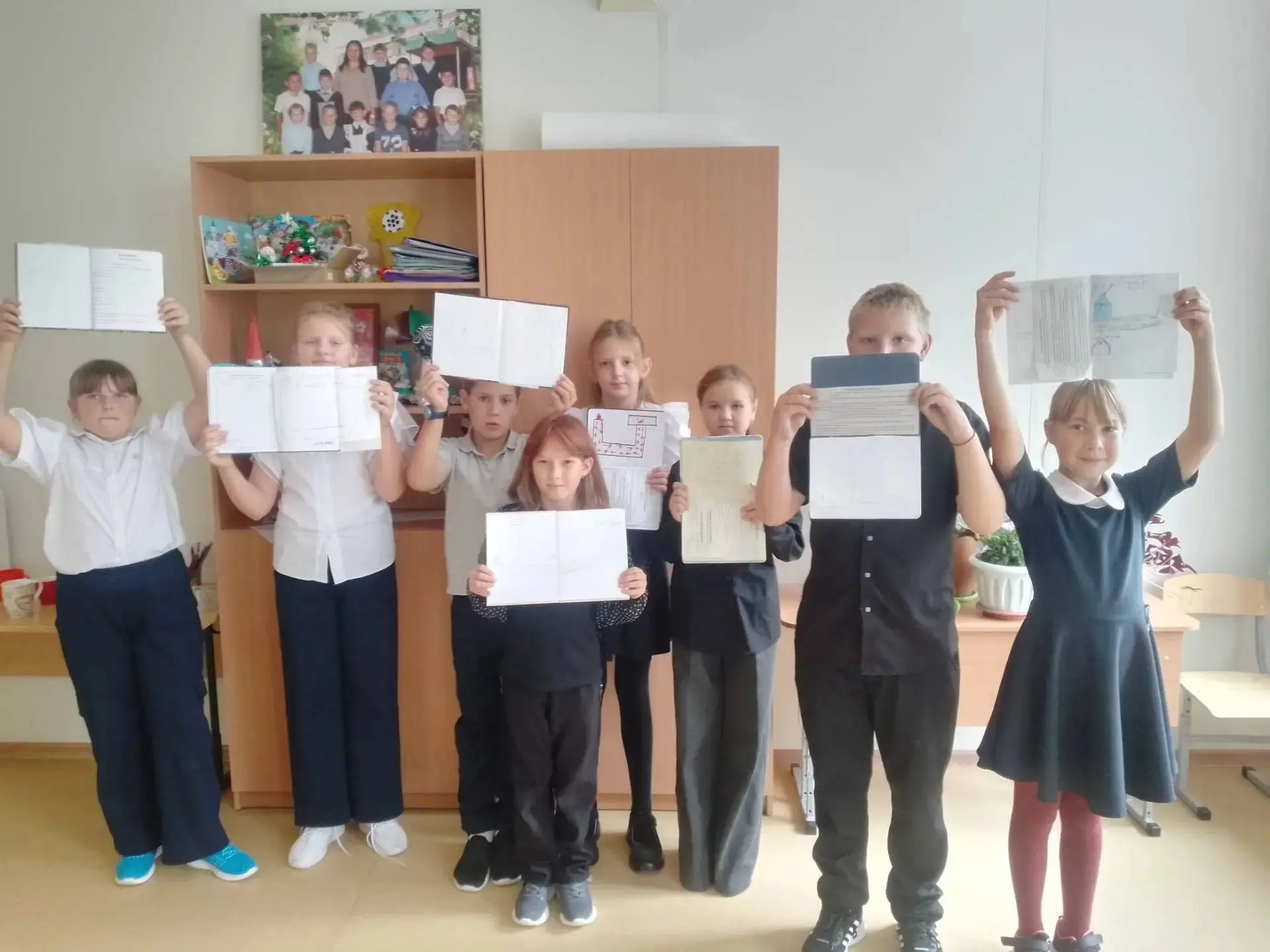 В рамках недели безопасности дорожного движения учащиеся 4 класса провели игру " ПДД на...