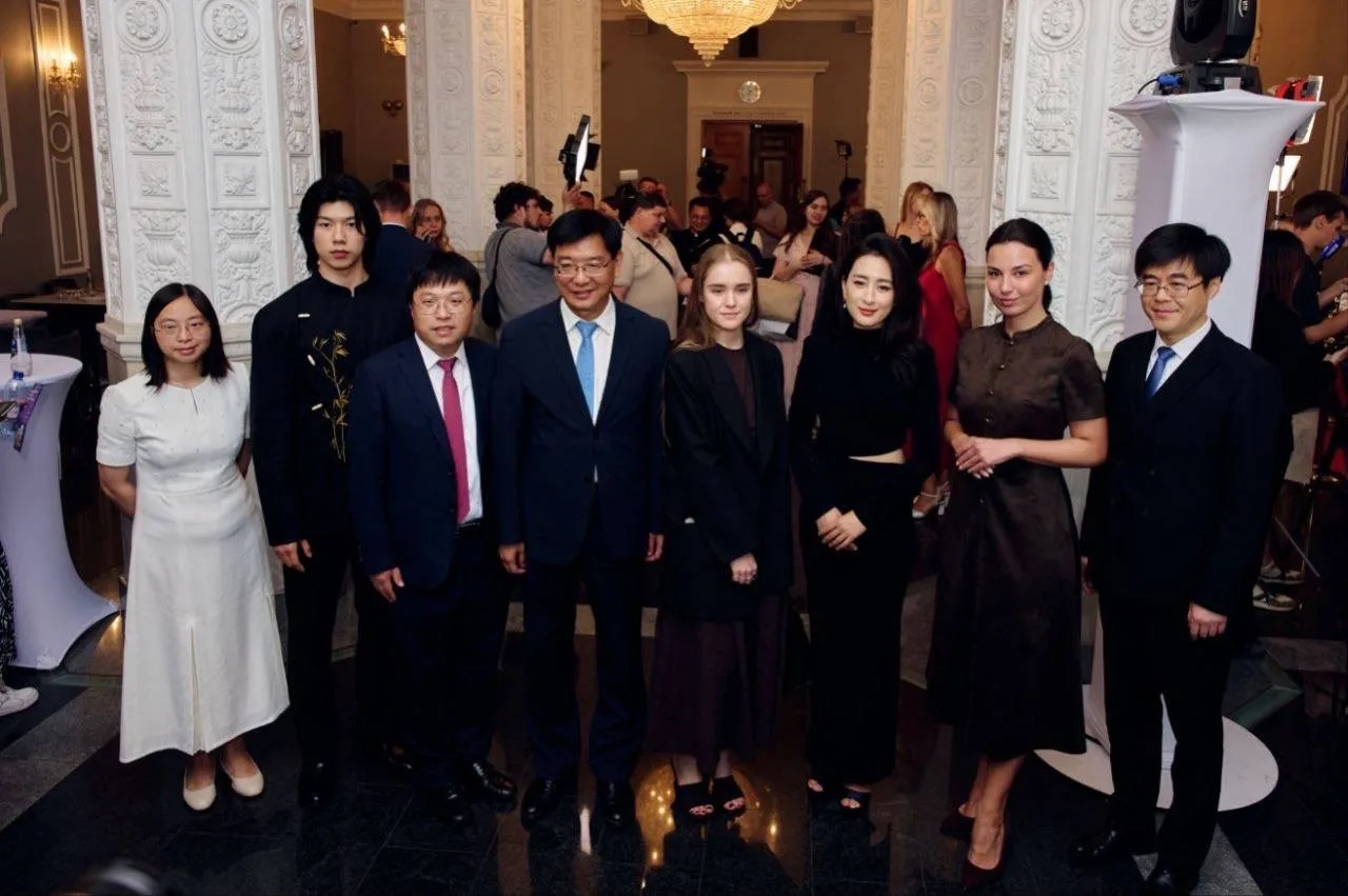 🇷🇺🇨🇳Завершился Международный фестиваль китайского кино 🧧

💗дней
💗 крупнейших города
💗 разнож