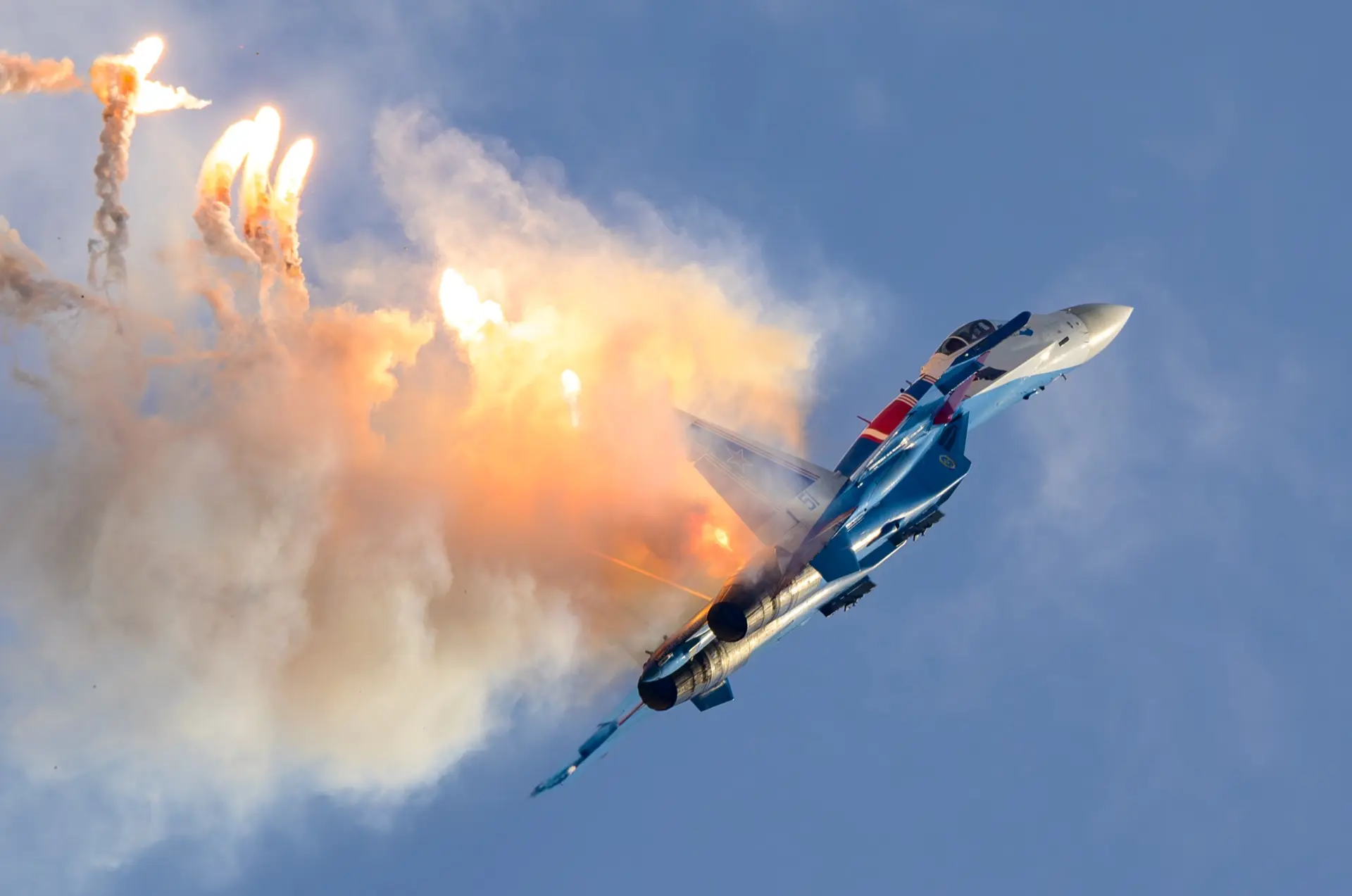 📸 Вова Грошев и одиночный пилотаж Андрея Алексеева в его объективе.