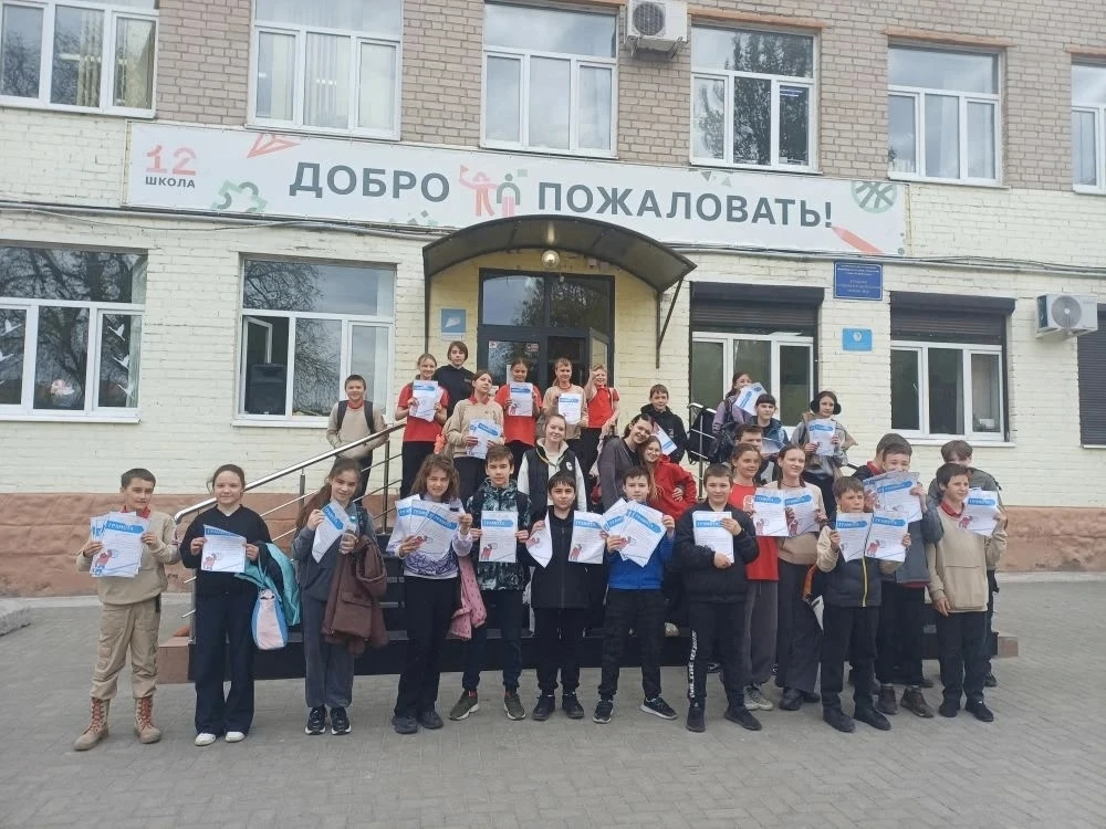 На прошлой неделе на школьном дворе самые активные и спортивные ребята 5-6 классов собрались, чтобы 