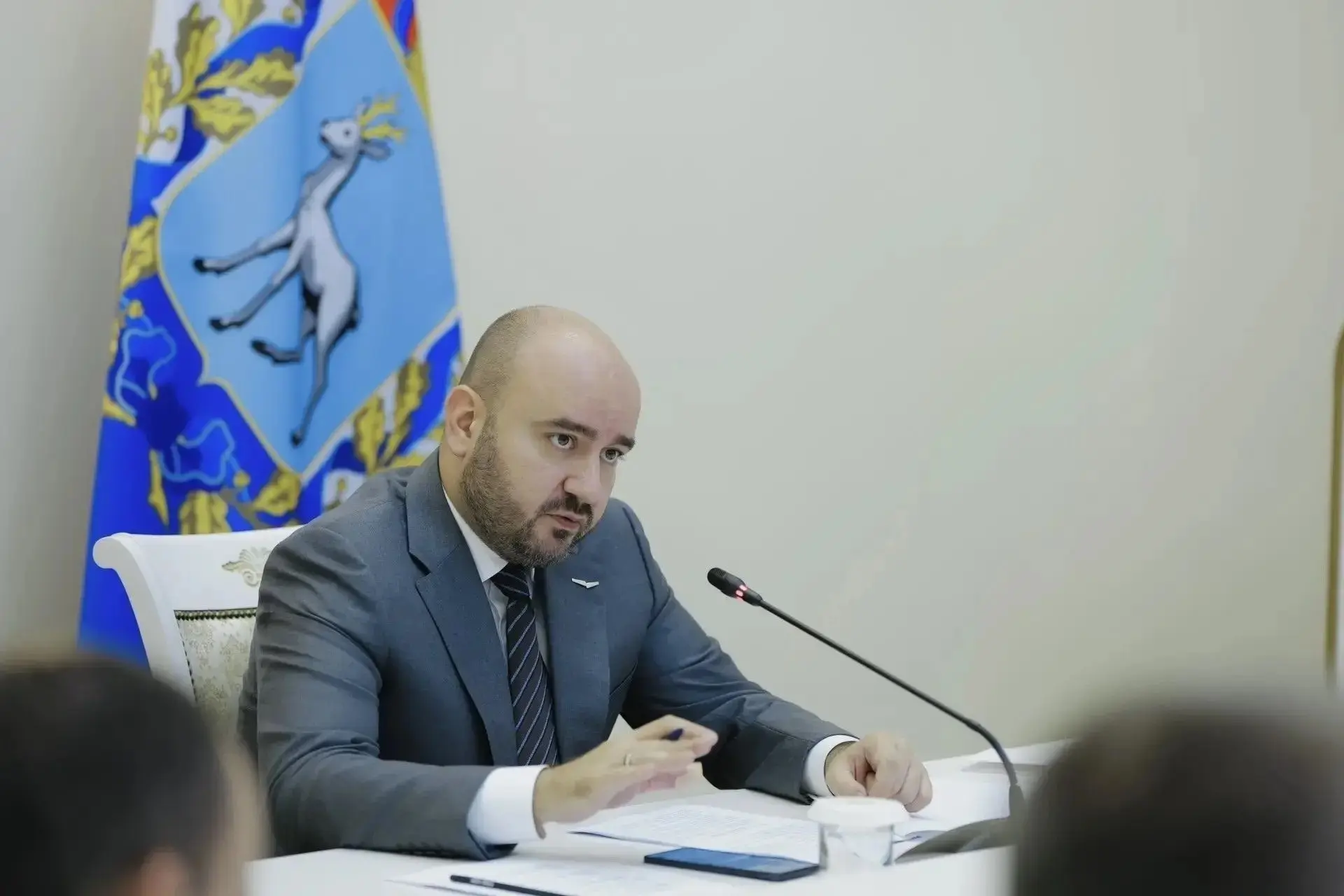 Губернатор Самарской области Вячеслав Федорищев провел оперативное совещание в новом формате.

Повес