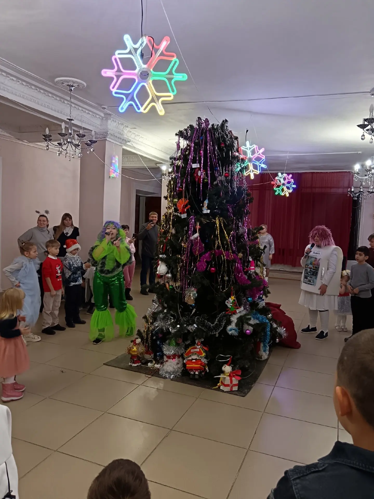 Новый год, новый год, ëлки, шарики, хлопушки! 🌲🌲🌲