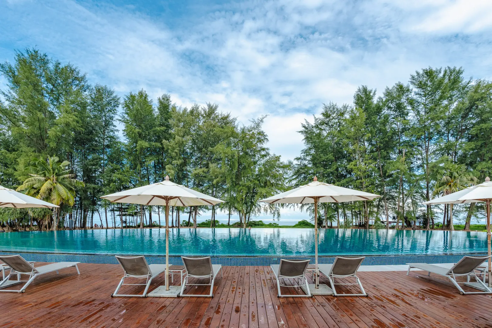 🌊 Splash Beach Resort, Пхукет