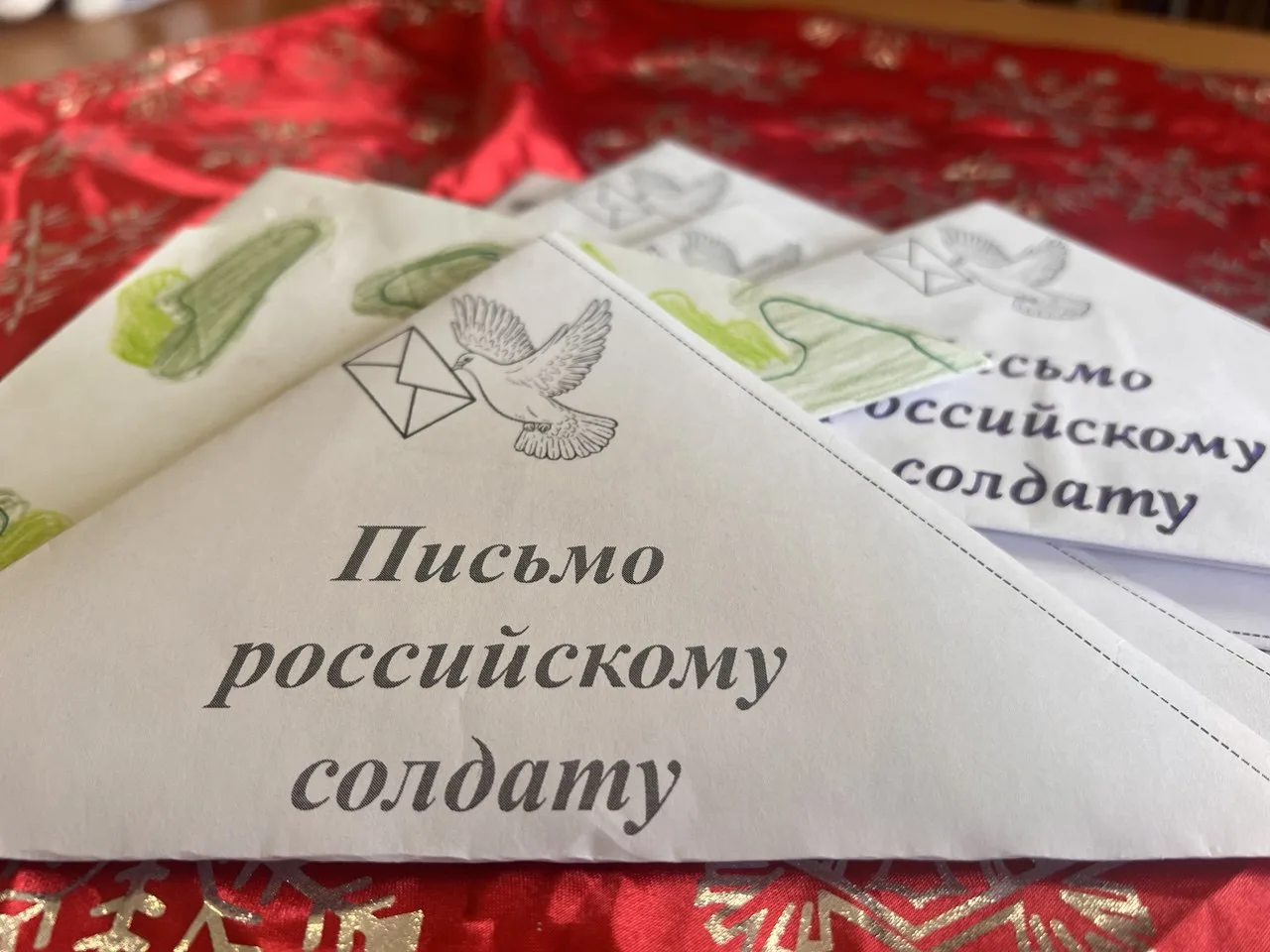 В рамках акции "Открытка солдату" наши ученики создали множество ярких и трогательных открыток, кажд