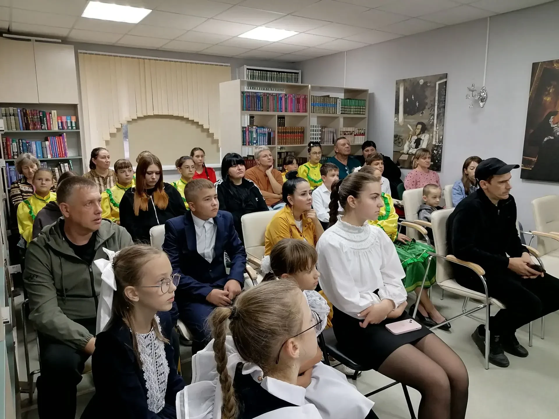 НА СТРАЖЕ МИРА И ДОБРА 🇷🇺24 сентября в Межпоселенческой центральной библиотеке прошла...