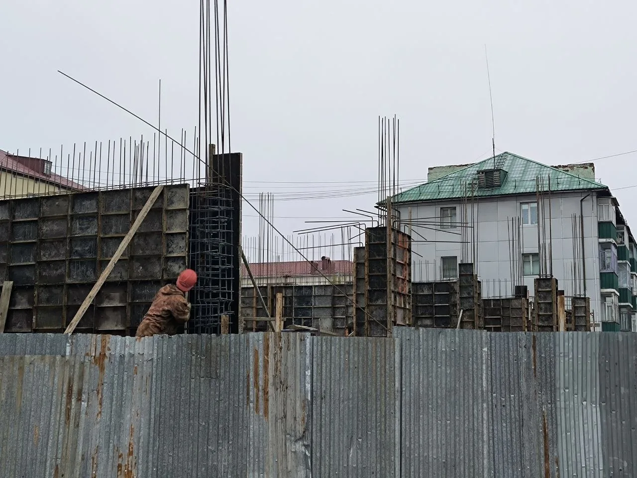 🏗️ На пустыре в центре Поронайска оживилась стройплощадка

Между домами 80 и 84 по Октябрьской возв