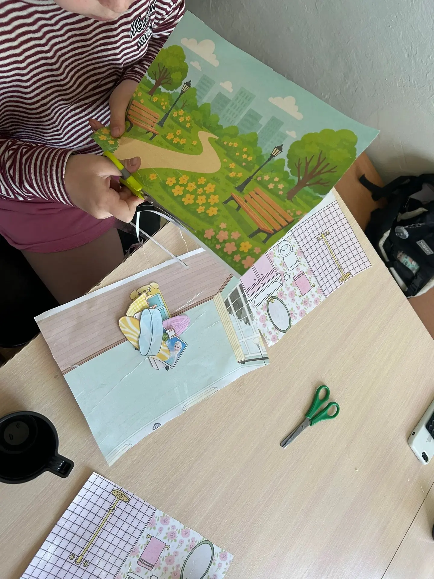 🎨 Наша творческая мастерская продолжается!

Девочки с большим интересом создают новые поделки — каж