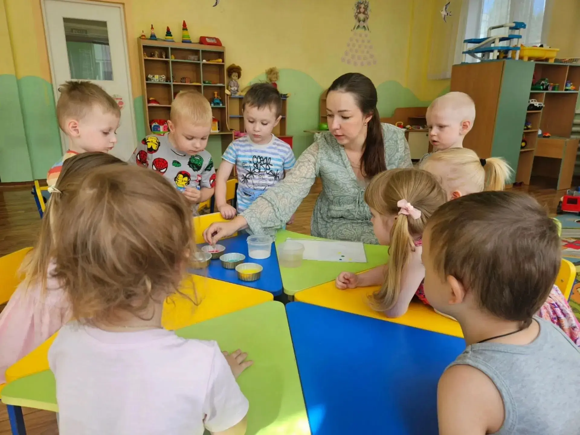 👫ИЗ ЖИЗНИ ДЕТСКОЙ САДА👫
Весело и ярко прошëл "Разноцветный день" в нашем детском саду🌈
✨ В этот д