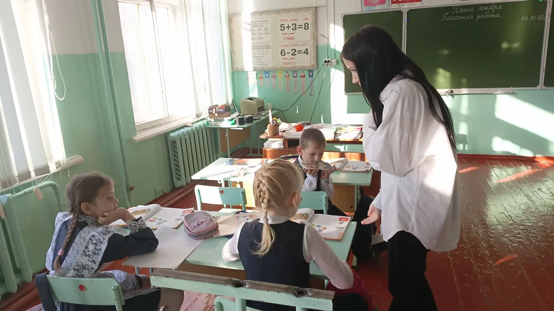 🍎 Один день в роли учителя: в Рощинской школе прошёл День самоуправления!