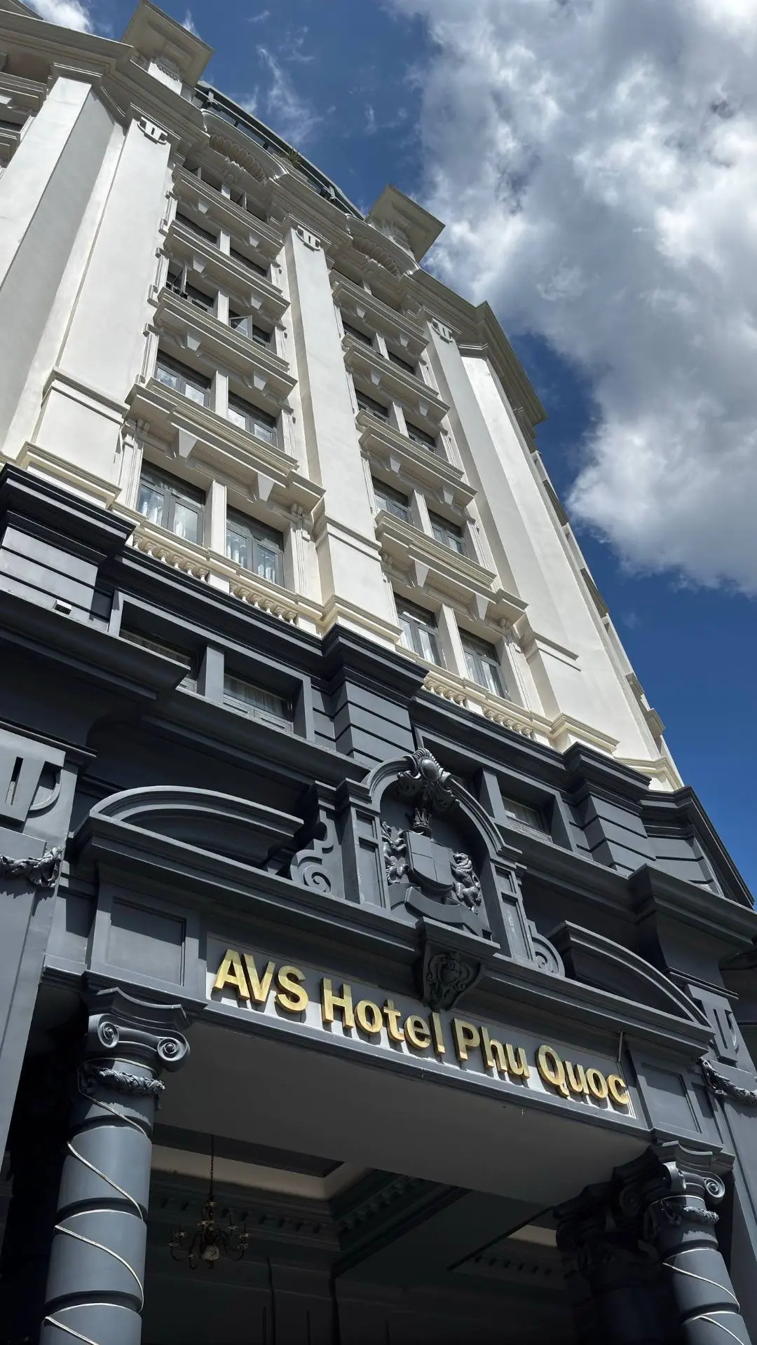 AVS HOTEL 4*

Городской отель на главном закатном побережья Фукуока☀️

📍Вьетнам, Фукуок
🥗завтрак, 