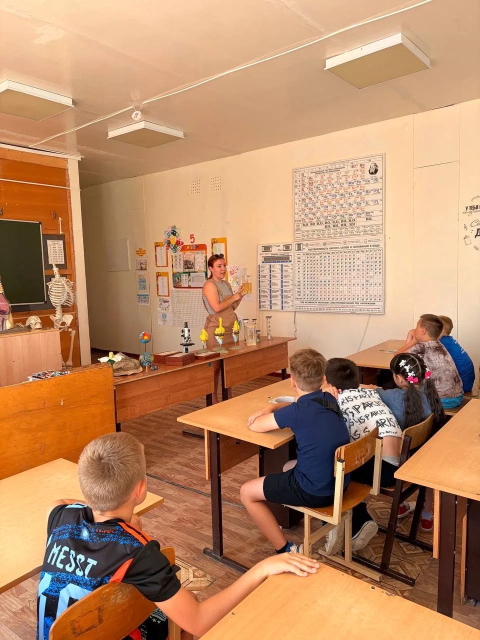 🔬 Заглянули в тайны природы: день невероятной биологии в нашем лагере!

Сегодня наши воспитанники п