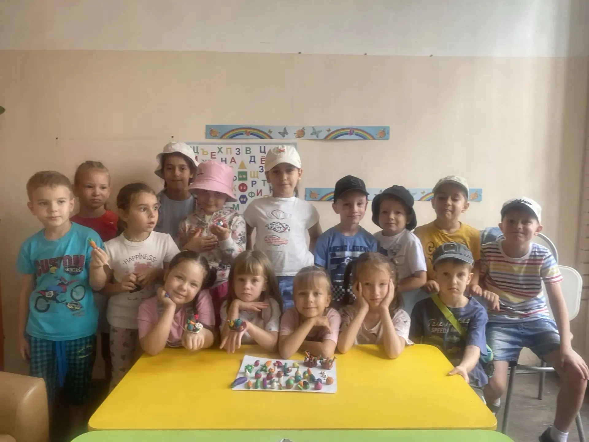 Сегодня у подготовительной группы была лепка на тему «Овощи».Цель :формировать и расшир...