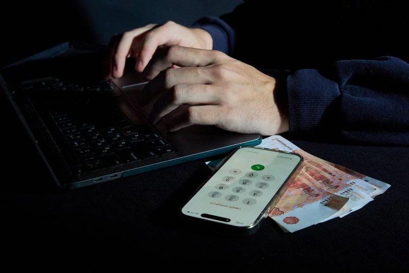 💸Мошенники шантажом выманили 44 тысячи рублей у уссурийца, зашедшего на сайт интим-услуг

Двое жите