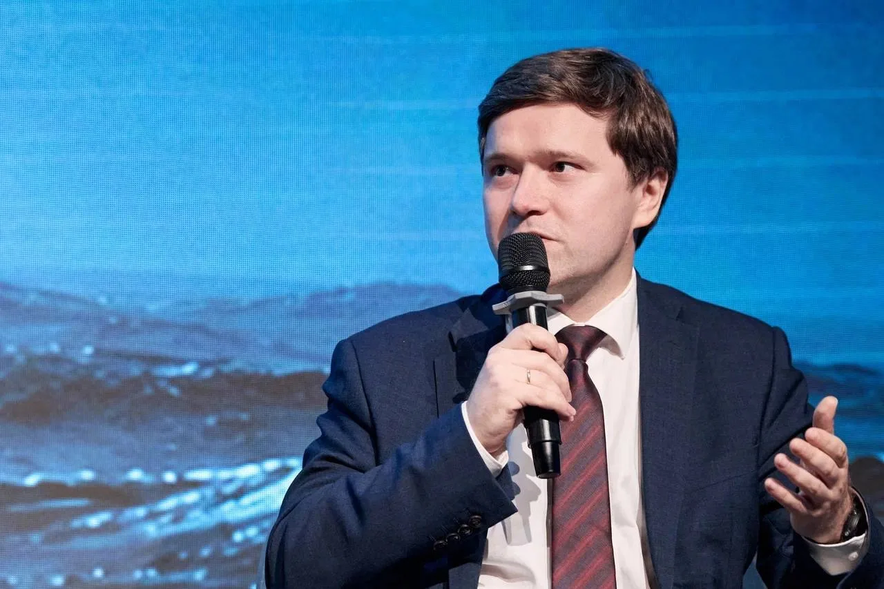 Кто учит искусственный интеллект – тот во многом определяет его ответы

На интенсиве Мастерской новы