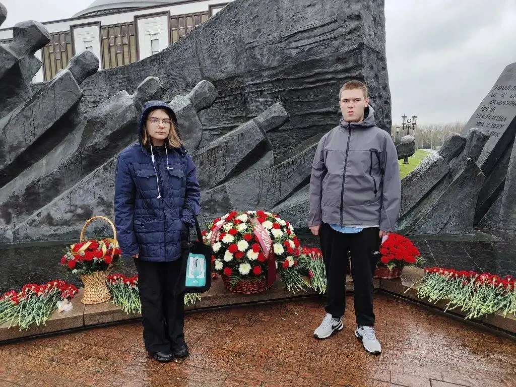 🕊️ МИТИНГ КО ДНЮ ПАМЯТИ БЫВШИХ НЕСОВЕРШЕННОЛЕТНИХ УЗНИКОВ ФАШИЗМА  11 апреля на Поклонной горе у пам