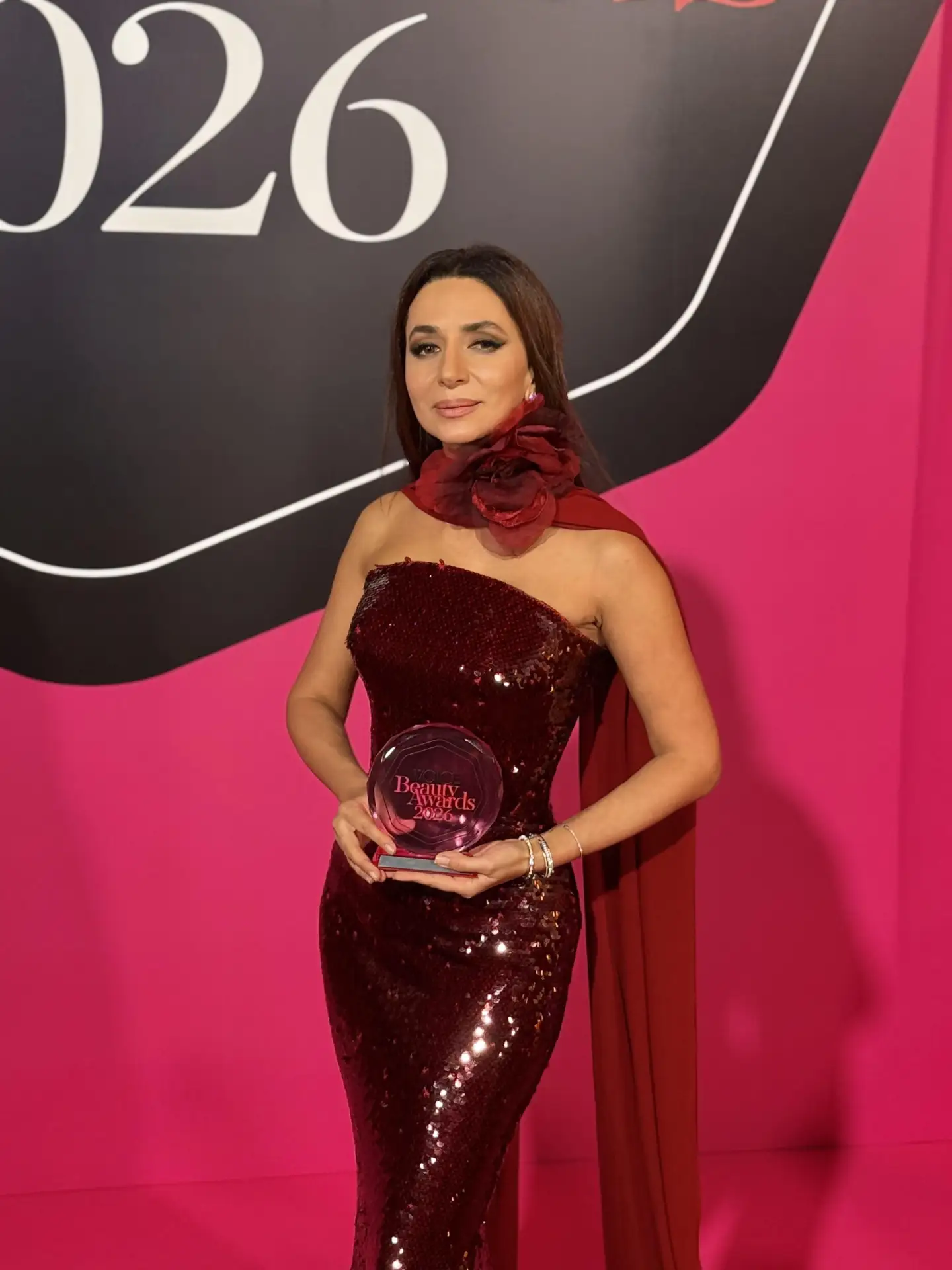 На днях отгремела премия VOICE BEAUTY AWARDS, собрав под одной крышей всех, кто задаёт ...