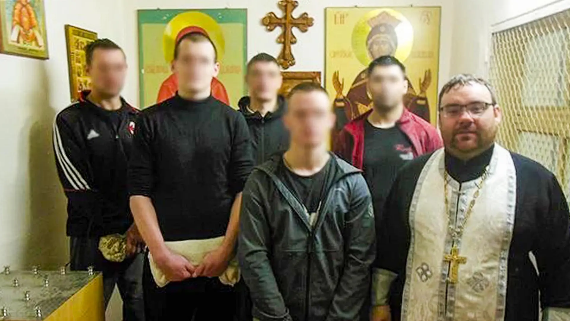 В комсомольском СИЗО покрестили арестантов