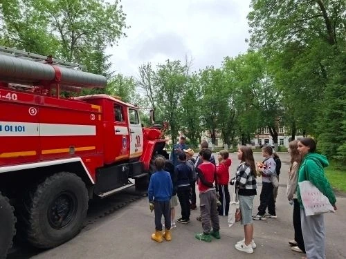 ️⚡16 июня воспитанники летнего лагеря Панинской школы совершили экскурсию в пожарную часть города Фу