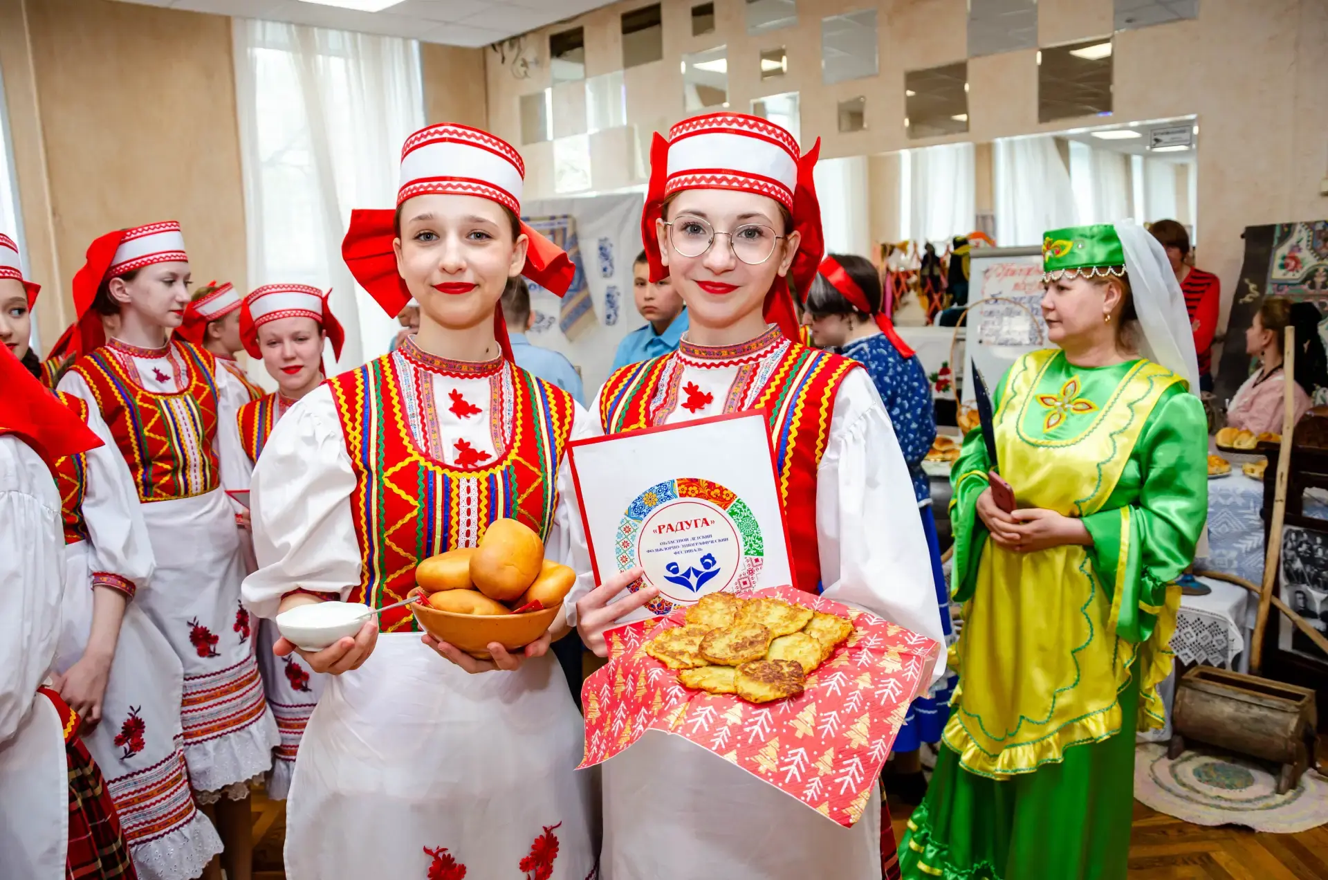 Когда звучит народная песня, а в воздухе витает аромат традиционных угощений, понимаешь...